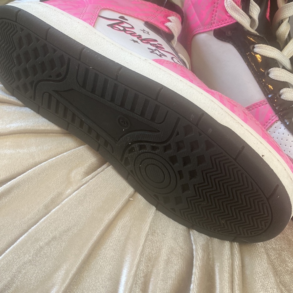- 🎀 Barbie Mattel Girls High top Sneakers Size 3 Pink - Picture 8 of 10